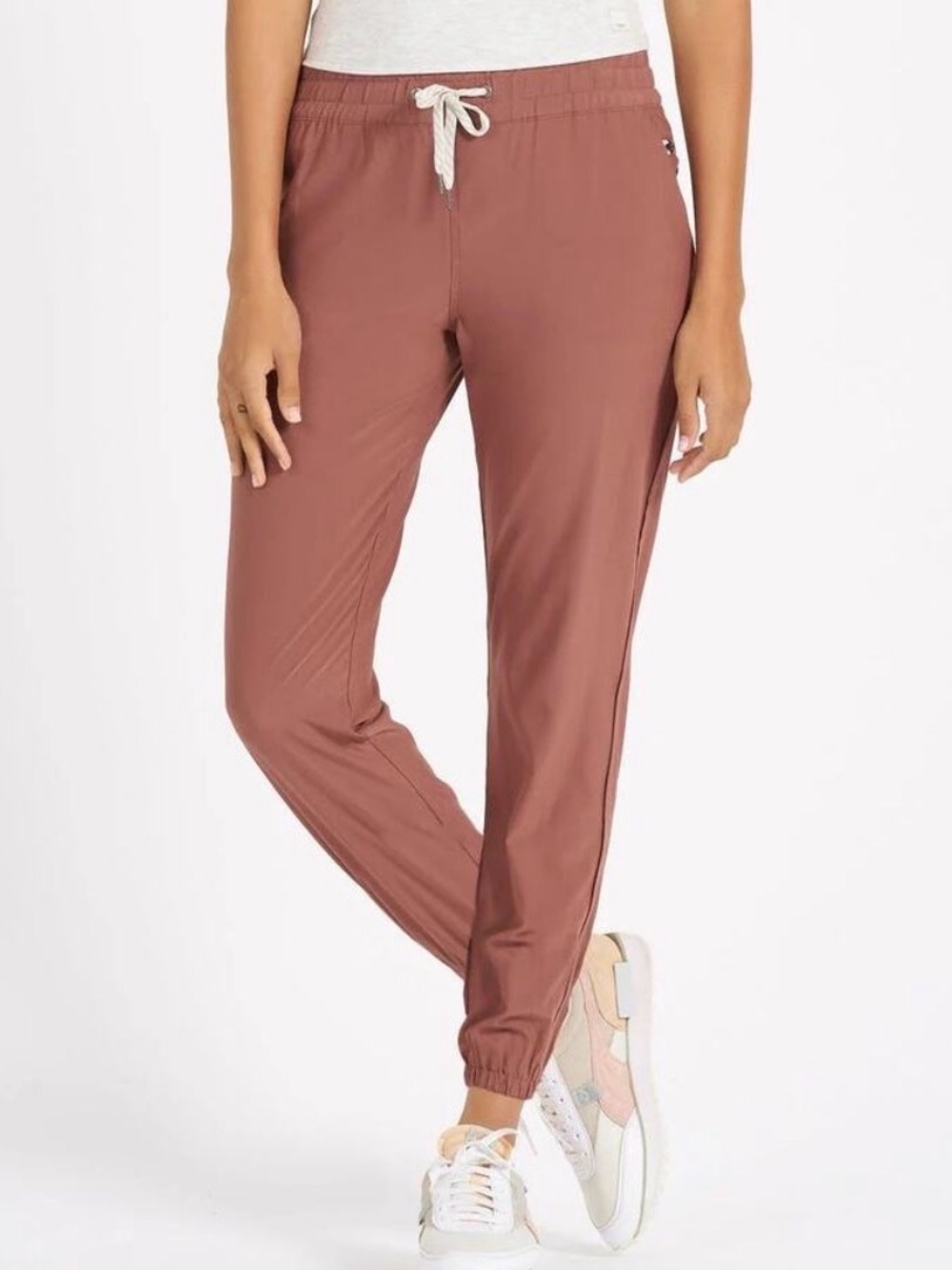 Vuori Women’s Weekend Jogger - Terracotta - Small